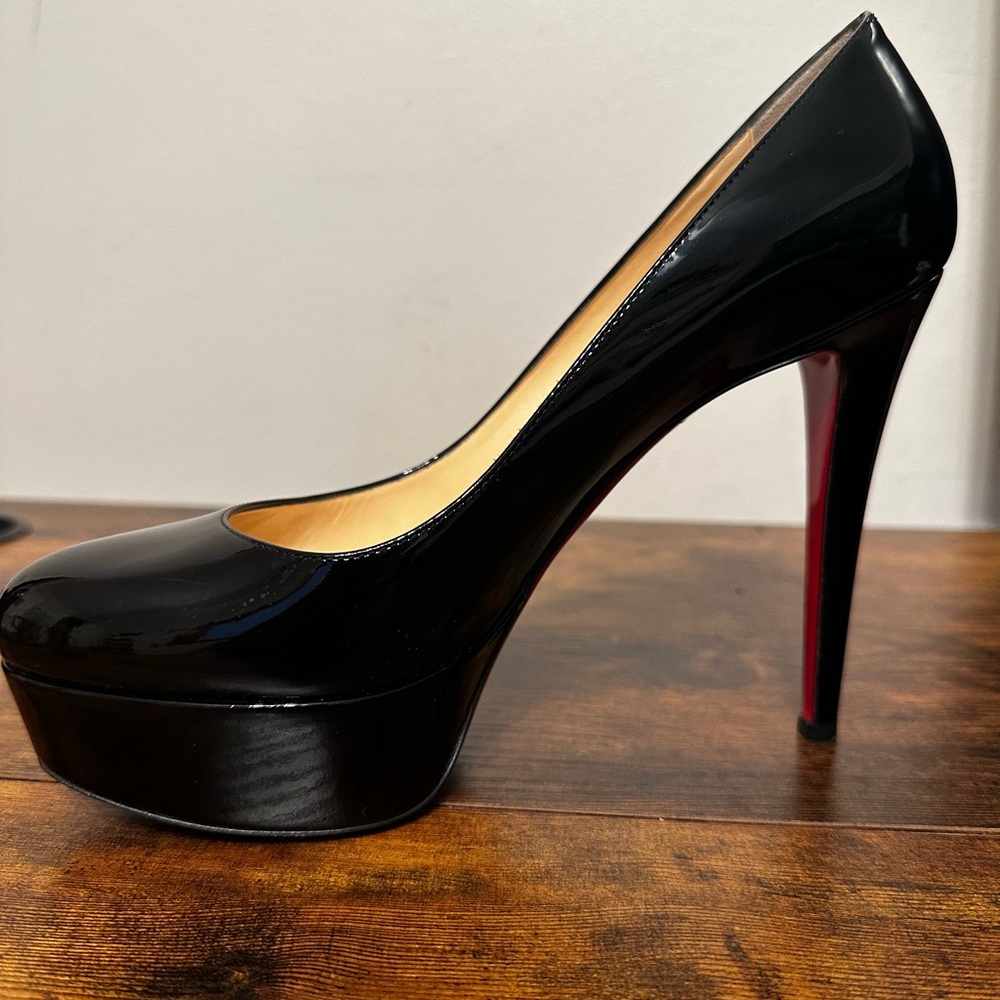CHRISTIAN LOUBOUTIN
Patent Bianca 140 Pumps
